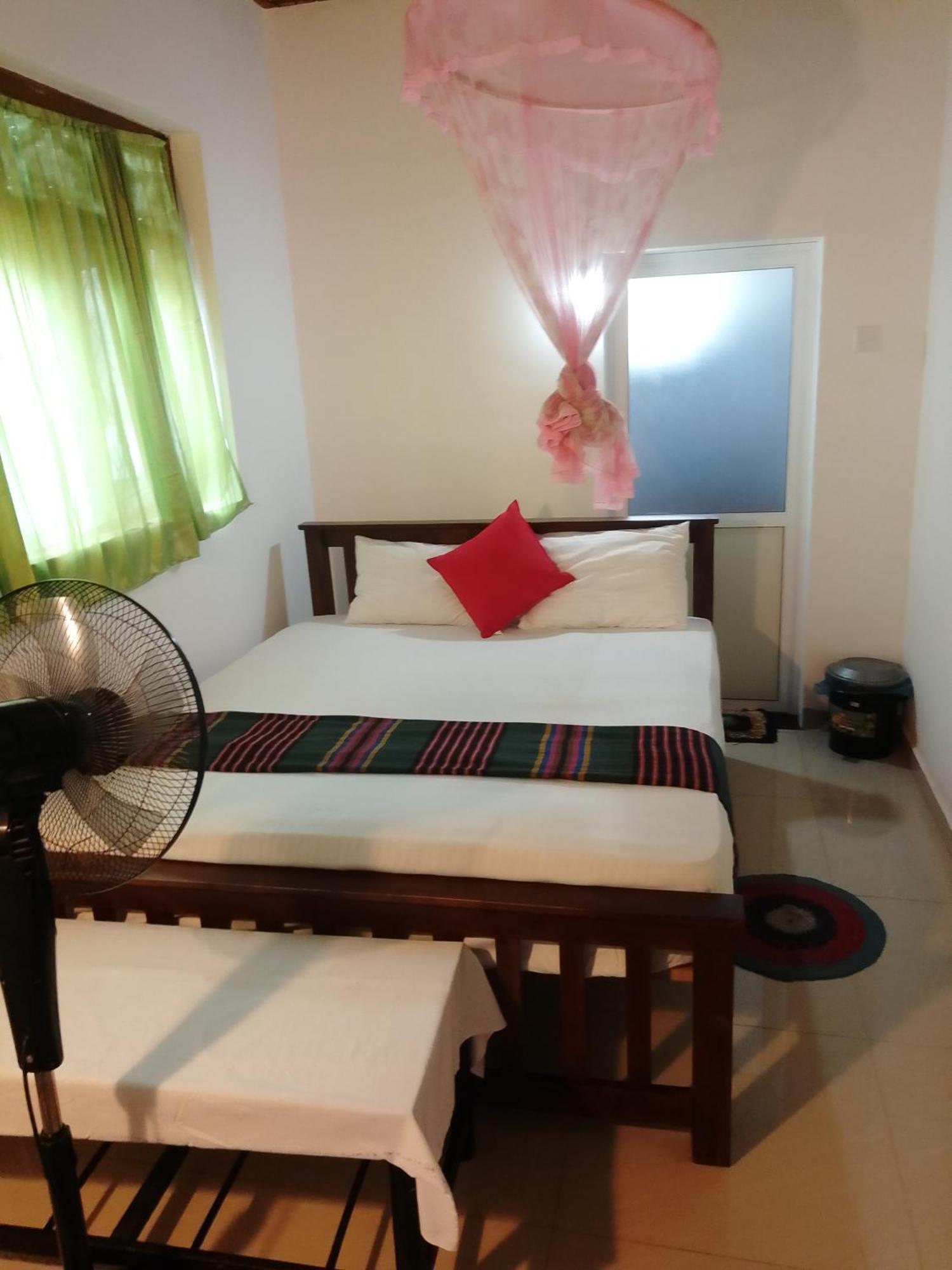 Homestay Hiriketiya Rose